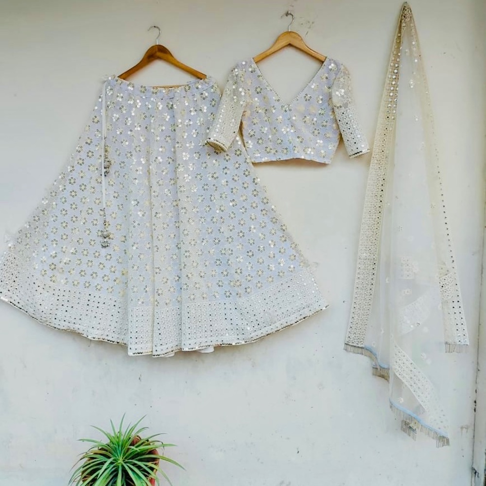 New georgette Lehenga w/blouse dupatta.